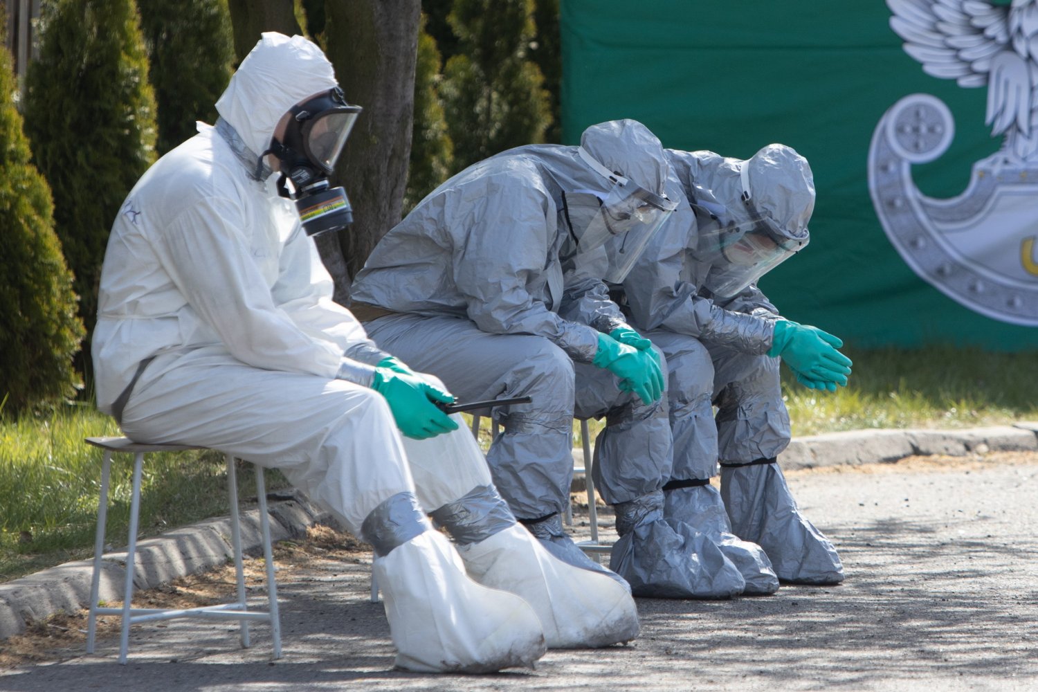 O 90 nowych zakażeniach koronawirusem poinformowało 24 maja w popołudniowym komunikacie Ministerstwo Zdrowia. Liczba ofiar śmiertelnych COVID-19 zbliża się do 1000 i wynosi dokladnie 996. To stan na 24 maja.