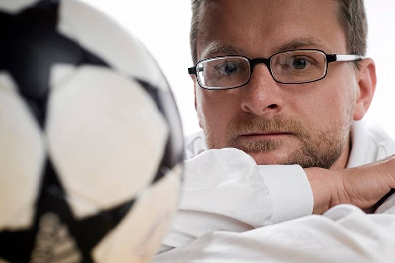 Wojciech Kuczok kocha piłkę nożna ale nie przepada za Legią Warszawa