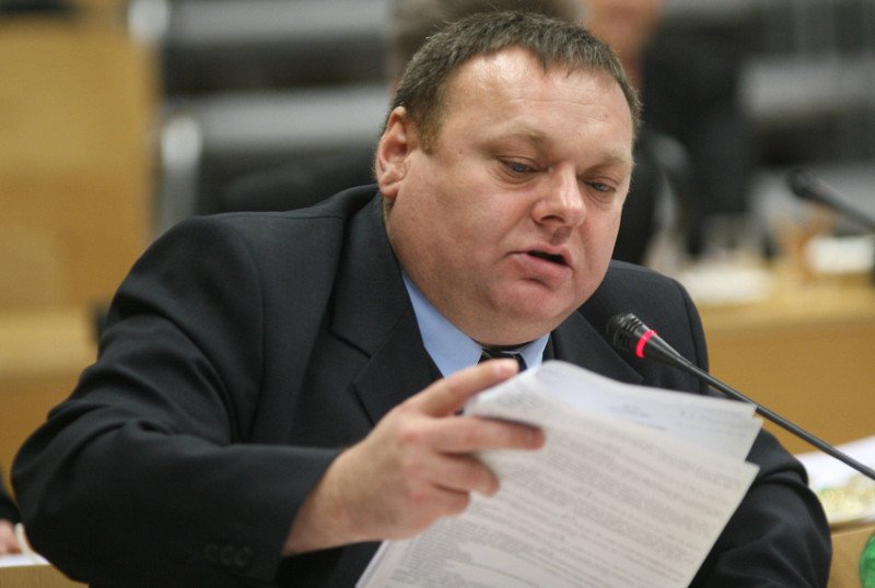Jerzy Czerwiński podczas sesji opolskiego sejmiku wojewódzkiego