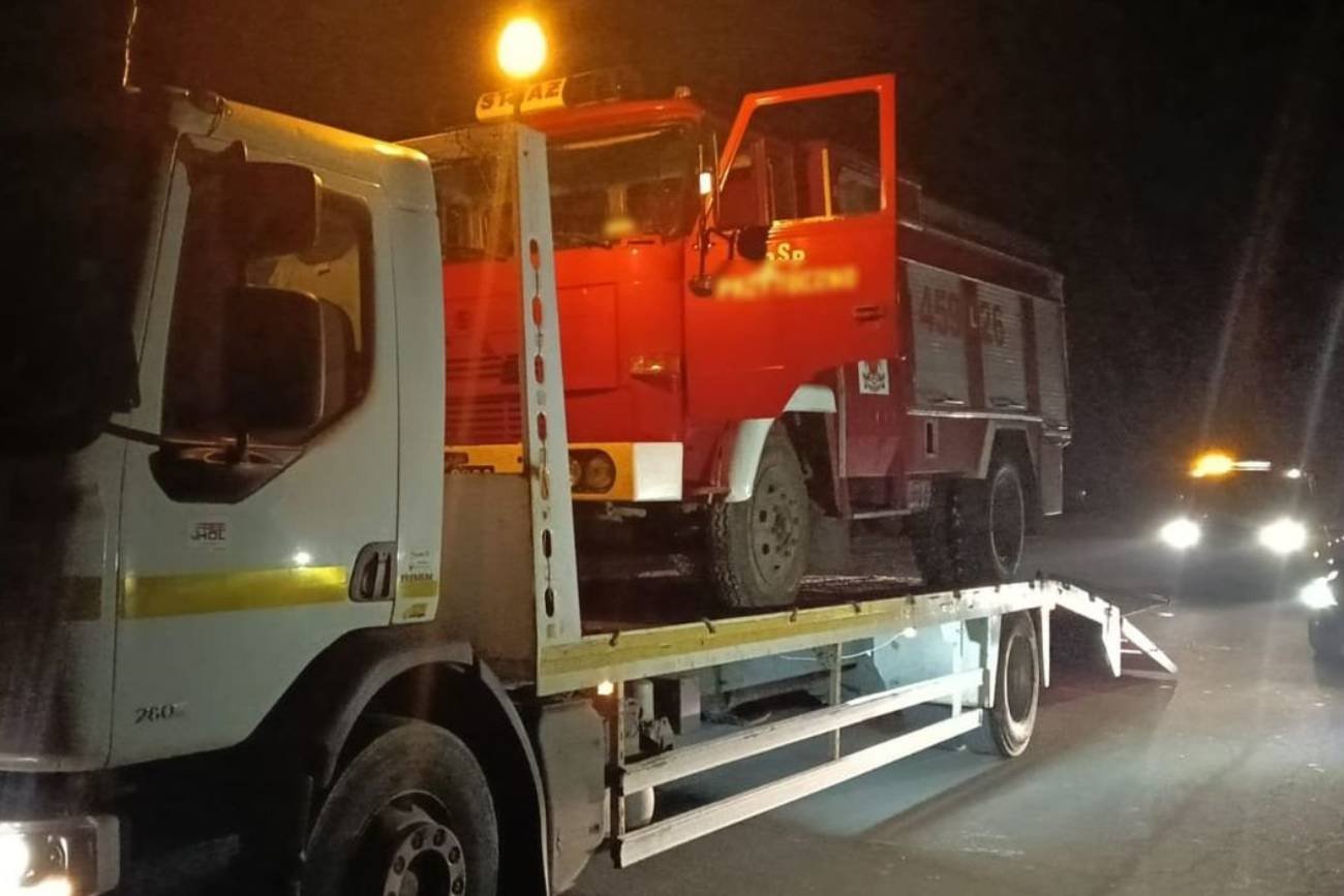 Białka – policjanci zatrzymali wóz strażacki. Kierowca bez uprawnień