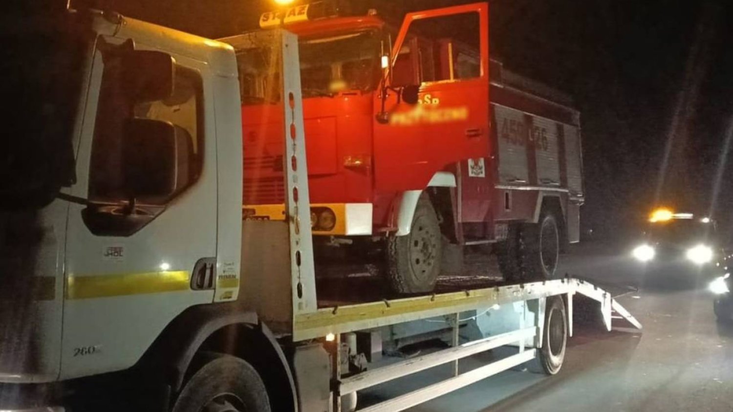 Białka – policjanci zatrzymali wóz strażacki. Kierowca bez uprawnień