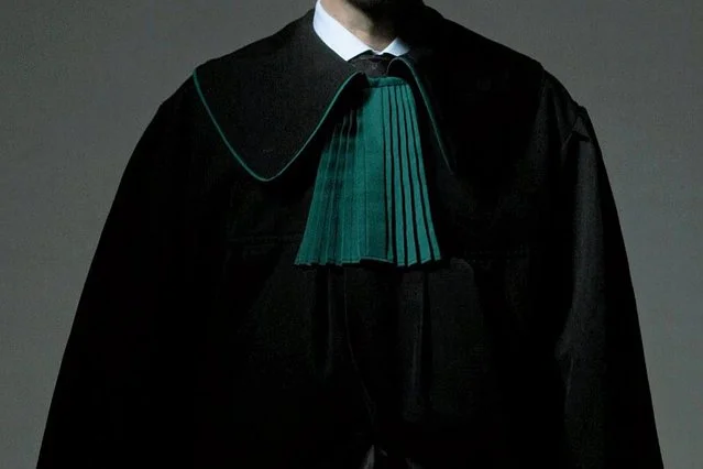 Magister prawa bez aplikacji może pracować w sądzie. Korporacje adwokackie: "To zagraża interesowi społecznemu"