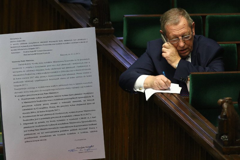 Poseł PO Tomasz Cimoszewicz zapytał Ministerstwo Środowiska o służbowe karty i prawie 1,5 miliona złotych wydanych przez urzędników resortu.