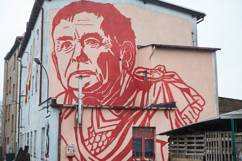 Mural autorstwa Mariusza Warasa z podobizną Jarosława Kaczyńskiego w Gdańsku