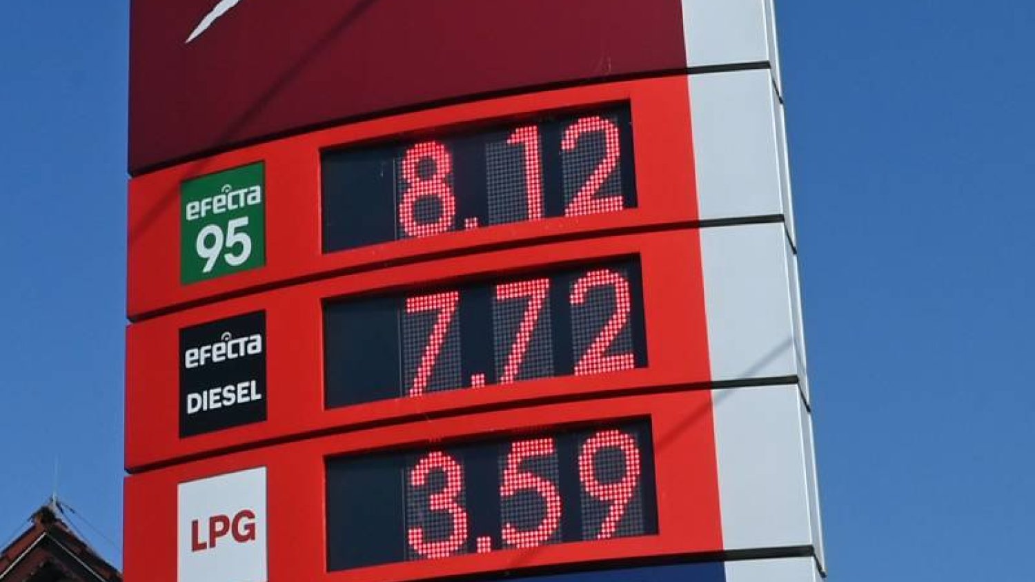 Orlen i Daniel Obajtek próbują bronić wysokich cen paliw w Polsce. Ich wersja mapy podwyżek w Europie potwierdza jednak, że nad Wisłą ceny skoczyły rekordowo. Orlen i Daniel Obajtek próbują bronić wysokich cen paliw w Polsce. Ich wersja mapy podwyżek w Europie potwierdza jednak, że nad Wisłą ceny skoczyły rekordowo.