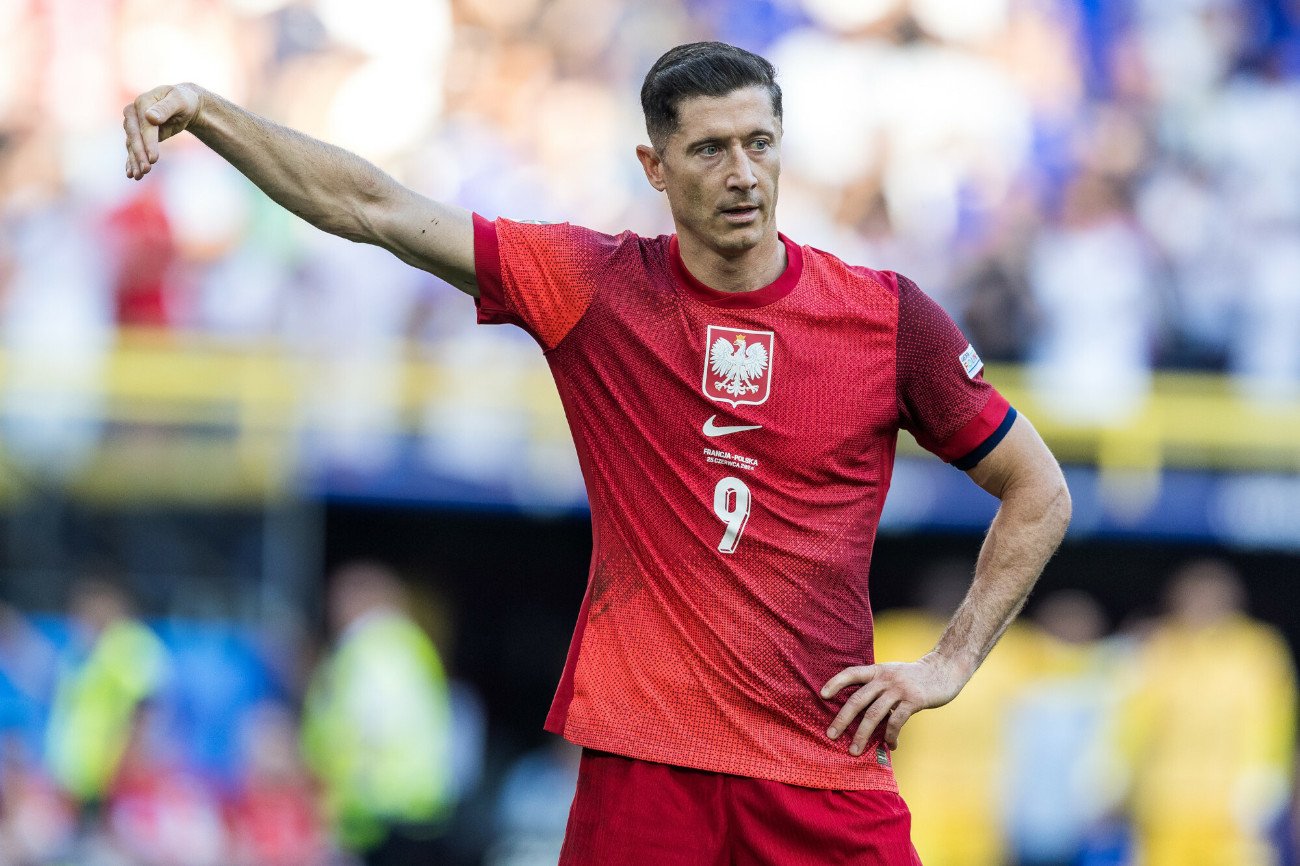 Robert Lewandowski miał dostać dwie trójki u dr Barbary Mrozińskiej, ona jednak w ogóle nie widziała go ani na zajęciach, ani na egzaminach.