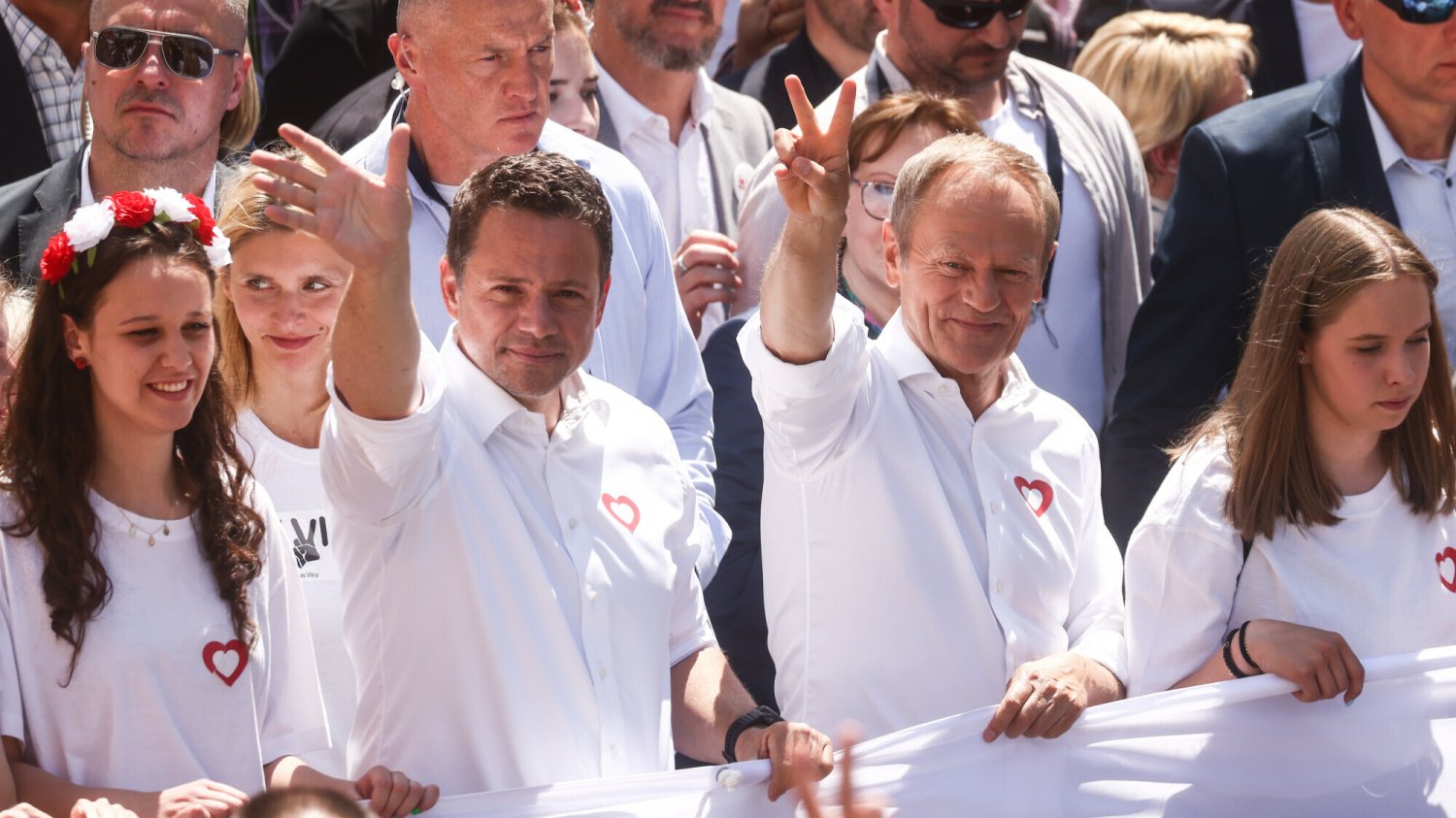 KO ma coraz wyższe poparcie w sondażach po marszu 4 czerwca.