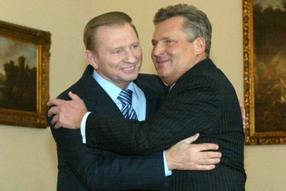 Prezydenci Polski i Ukrainy Aleksander Kwaśniewski i Leonid Kuczma przez dziesięć lat równoległego prezydentowania swoim krajom, zawiązali zażyłe prywatnie stosunki.