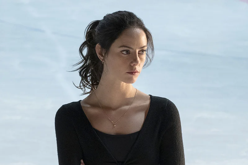 Kayę Scodelario można oglądać w serialu Netflixa "Spinning Out".
