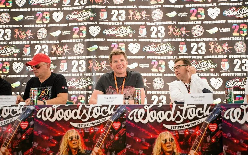 Konferencja prasowa z okazji Festiwalu Woodstock. Od lewej : Jurek Owsiak , Filip Chajzer i Maciej Orłoś.