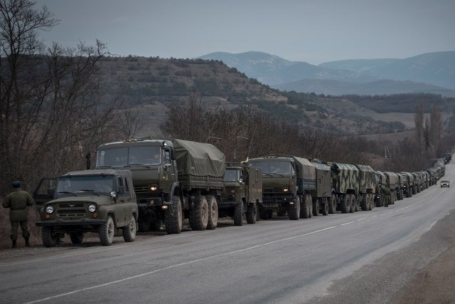 Rosyjski konwój w drodze do Simferopola