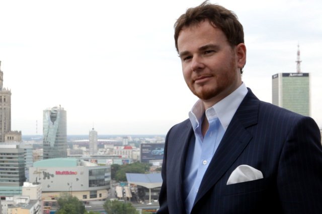 Jan Lubomirski-Lanckoroński po kawałku odzyskuje dawne nieruchomości rodziny. Wszedł w paradę Kancelarii Sejmu.