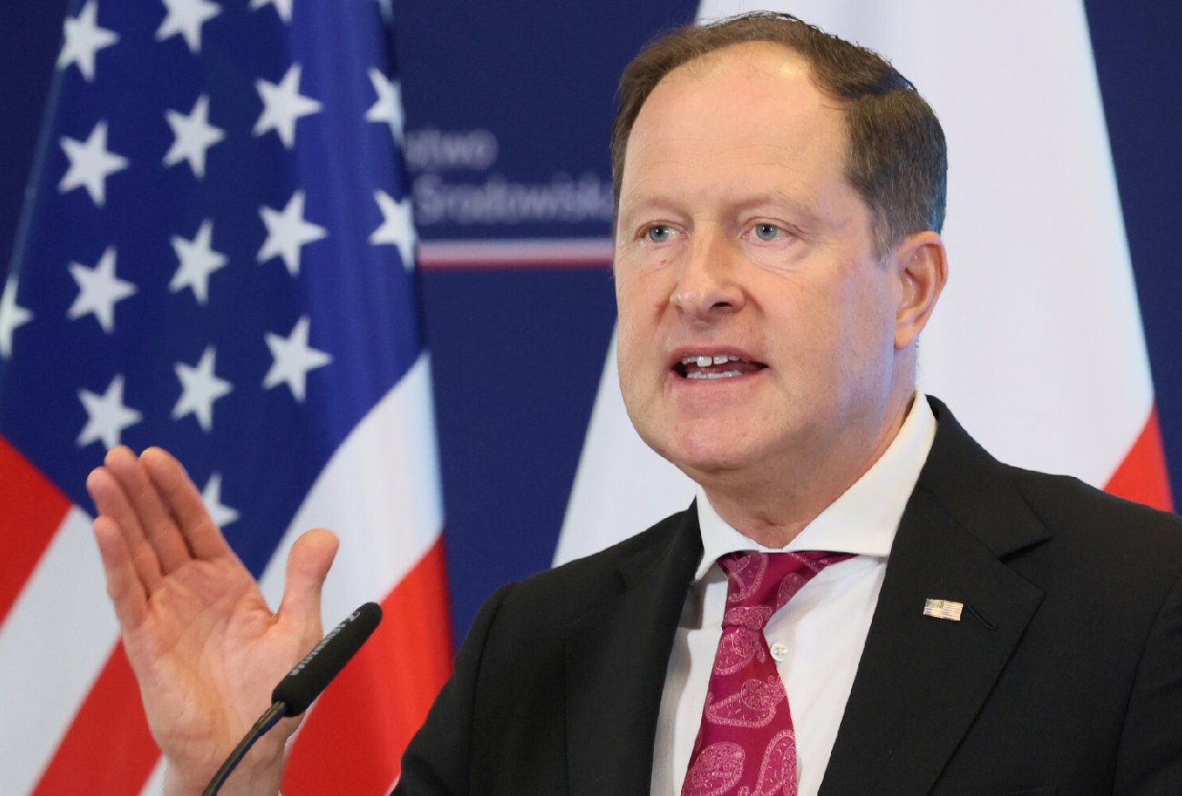 USA reaguje ws. "lex Tusk". Mark Brzezinski stanowczo o decyzji Dudy.