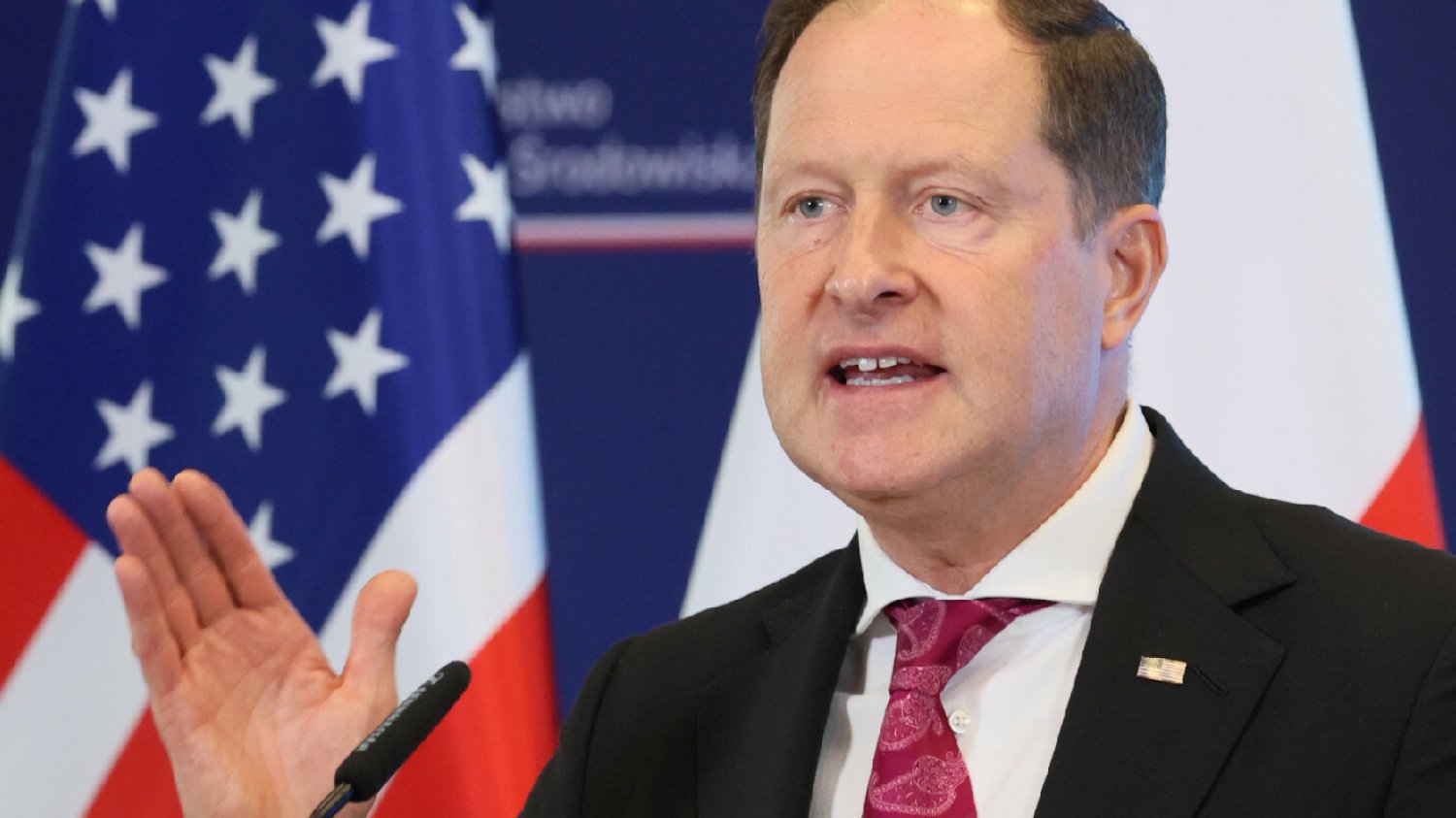 USA reaguje ws. "lex Tusk". Mark Brzezinski stanowczo o decyzji Dudy.