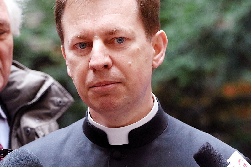 Rzecznik KEP stanowczo odpowiedział na postulaty Nowackiej i Biedronia ws. lekcji religii w szkołach.