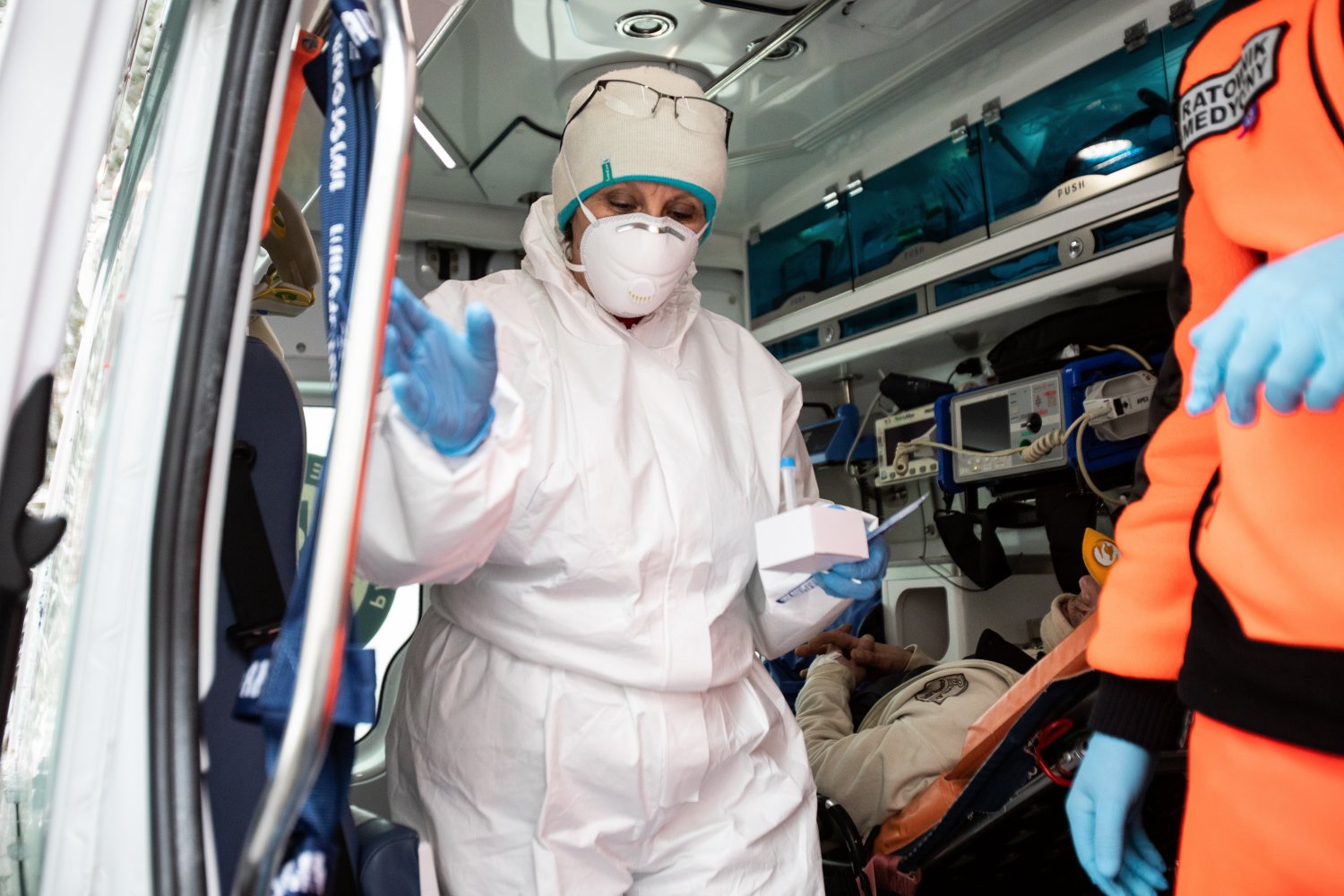 O ponad 4000 zakażeń covid-19 poinformowało MZ 26 stycznia.