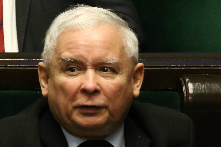 Jarosław Kaczyński może mieć powody do obaw. Tak niskiego poparcia PiS nie miało od kilku lat.