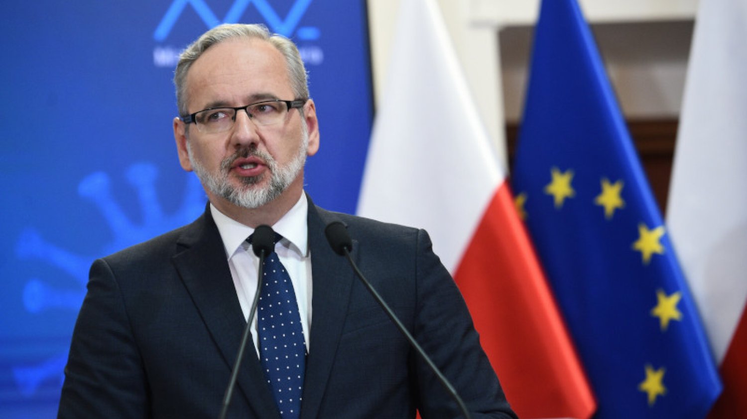 Adam Niedzielski poinformował, że czwarta dawka szczepionki na COVID-19 zostanie udostępniona dla osób dorosłych "z początkiem września"