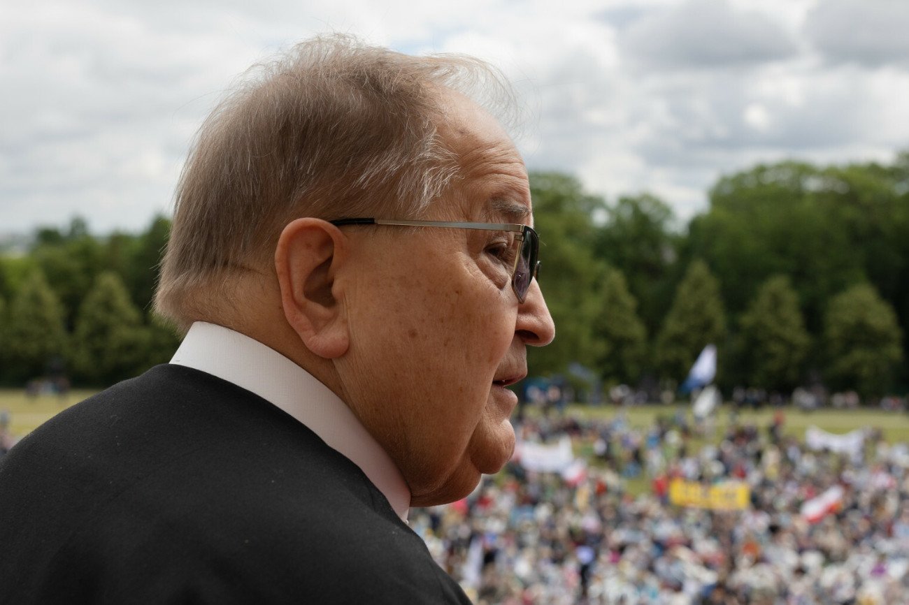 Miecz za ćwierć miliona to nie wszystko. Co jeszcze Tadeusz Rydzyk dostał od PiS?