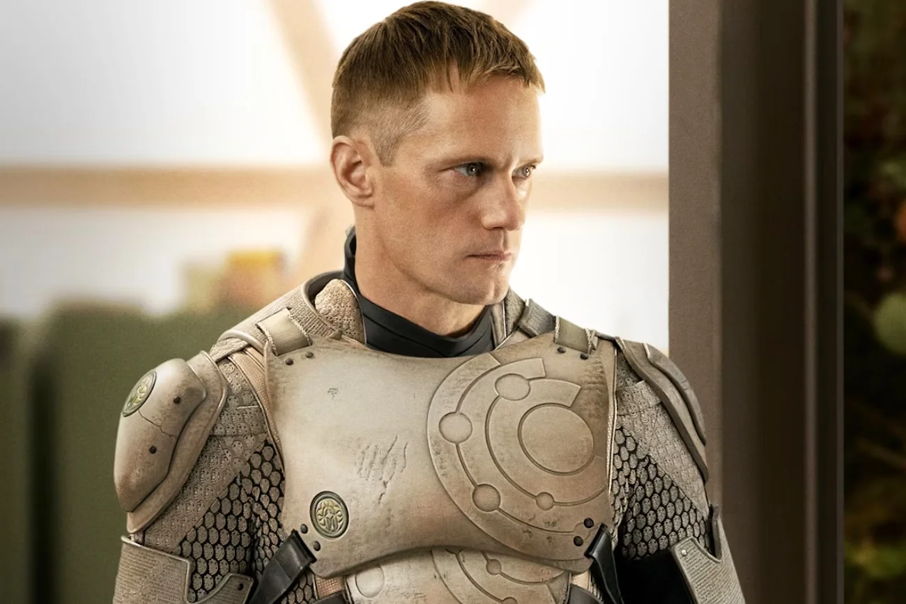 Alexander Skarsgård w serialu "Pamiętniki Mordbota"