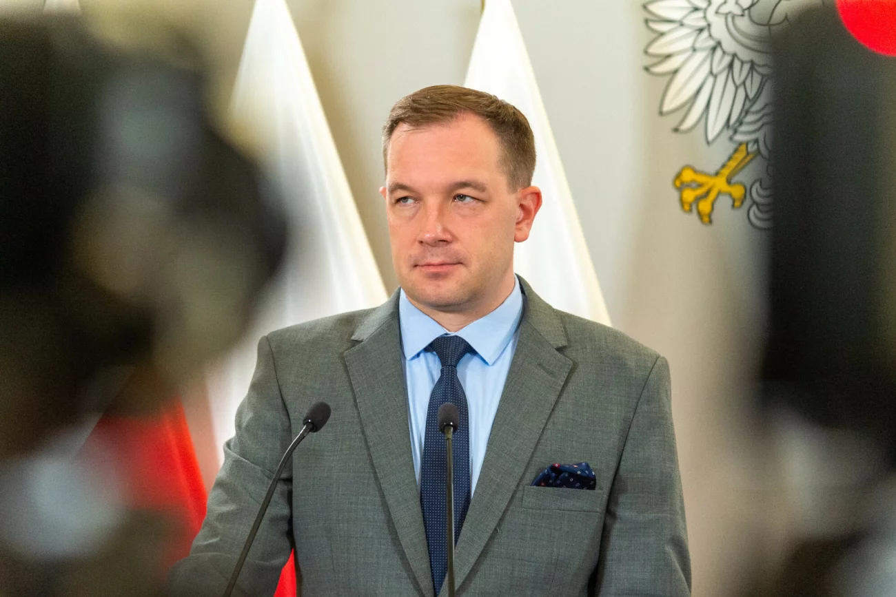 Atak nożownika w szpitalu w Krakowie. Polityk PiS Piotr Cieplucha zamieścił kontrowersyjny wpis.