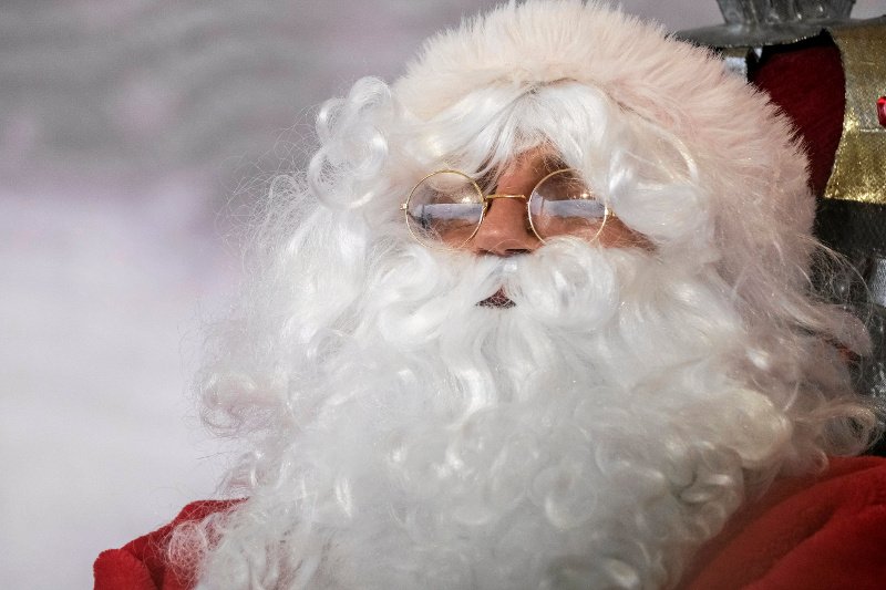 Zdjęcie ilustracyjne / 65-latek z Colorado Springs w stanie Kolorado rzekomo miał napaść na bank.