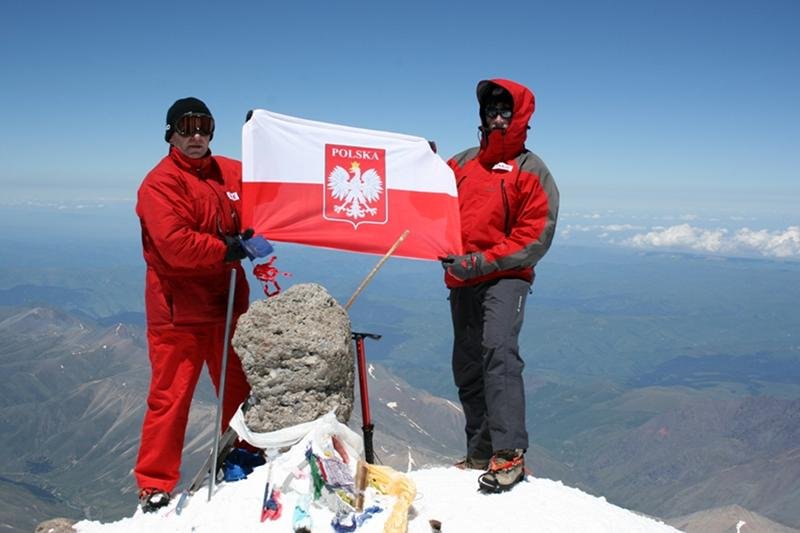 Członkowie klubu "Karpaty" na szczycie Elbrus