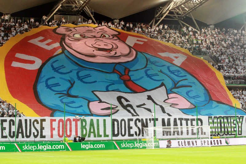 Legia Warszawa została ukarana za oprawę krytykującą UEFA.