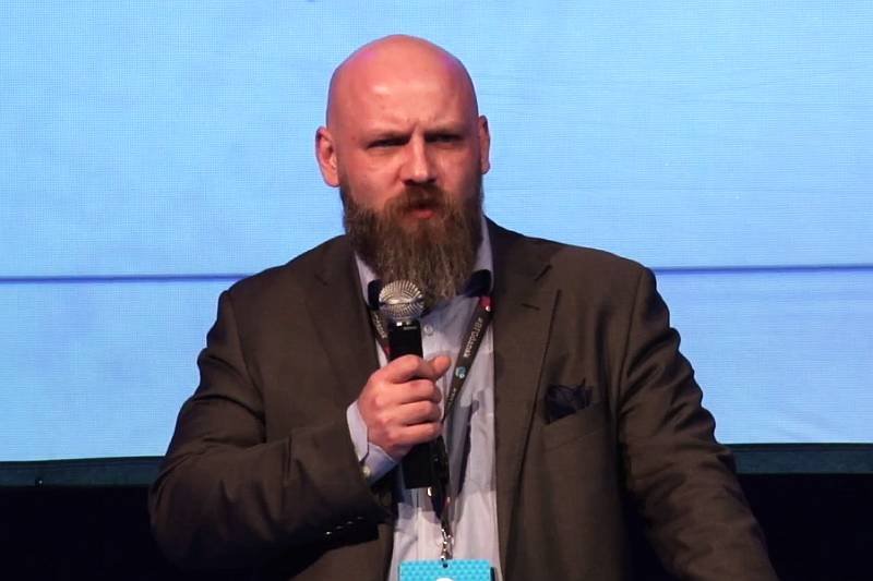 Piotr "Vagla" Waglowski w rozmowie z naTemat tłumaczy, dlaczego tak mocno przygląda się działaniom państwa w internecie.