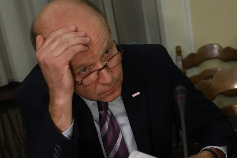 Minister zdrowia podpisał rozporządzenie o podwyżkach dla młodych lekarzy.