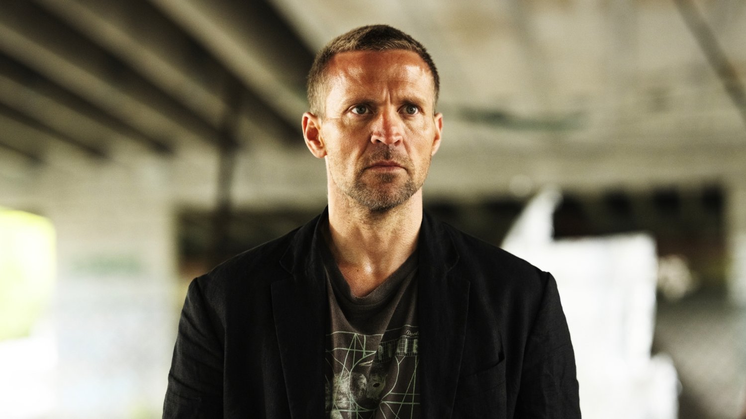 "Harry Hole" spełnia marzenia fanów kryminałów. Recenzje jedynki Netflixa zaskakują Tobias Santelmann w serialu "Harry Hole"