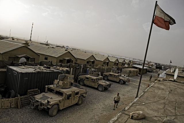Podczas odpierania ataku talibów na bazę w Ghazni rannych zostało siedmiu Polaków. Na zdjęciu: baza w Ghazni