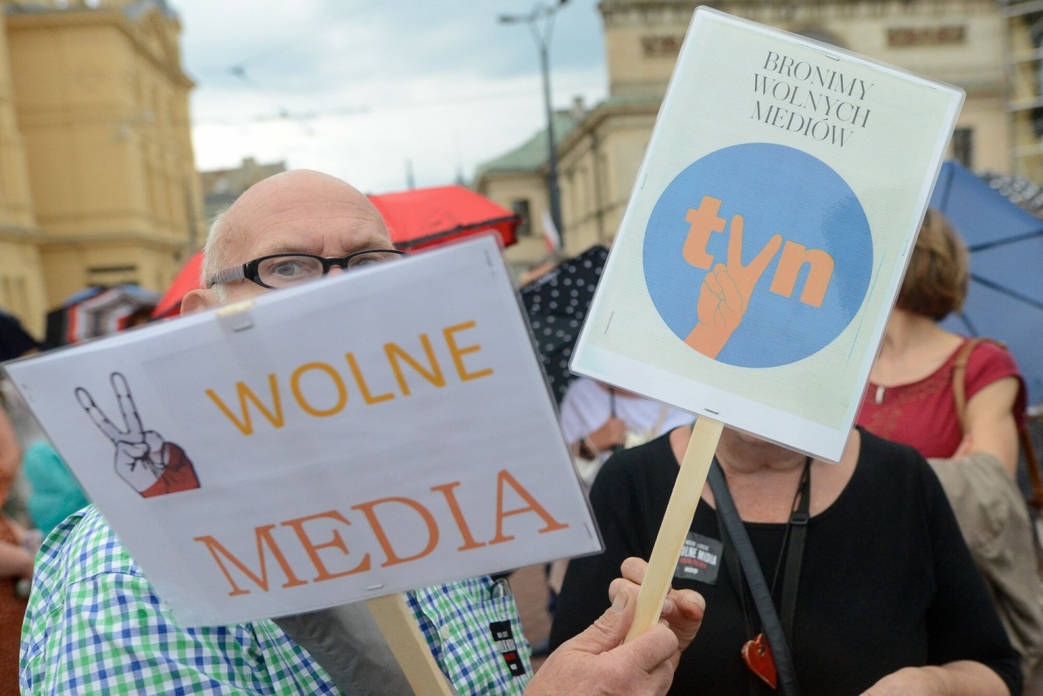 Dziennikarz zwolniony z Radia Gdańsk również protestował przeciwko "lex TVN" i podpisał apel dziennikarzy w tej sprawie.