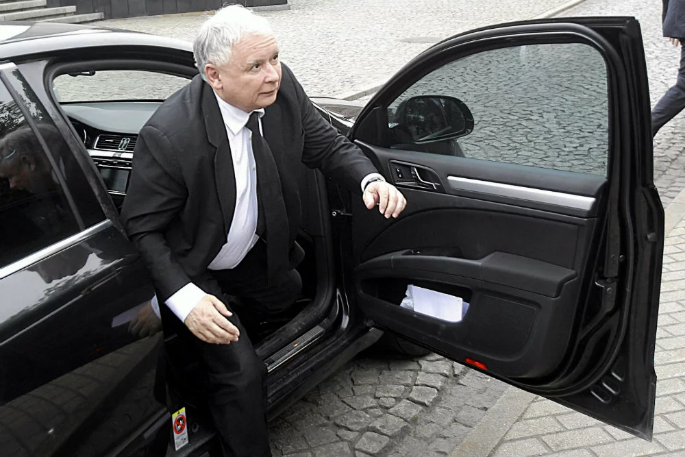 Jarosław Kaczyński wybrał się z niespodziewaną wizytą do Zbigniewa Ziobry. Wcześniej to lider Solidarnej Polski przyjeżdżał na Nowogrodzką.