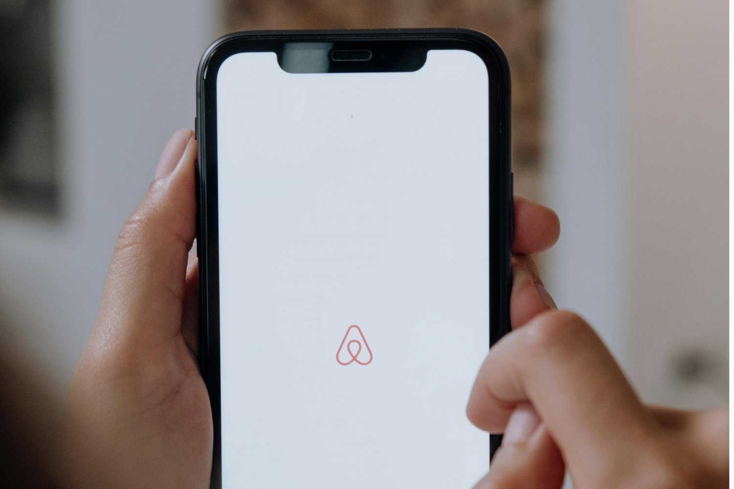 Airbnb wprowadza zakaz używania kamer przez właścicieli.