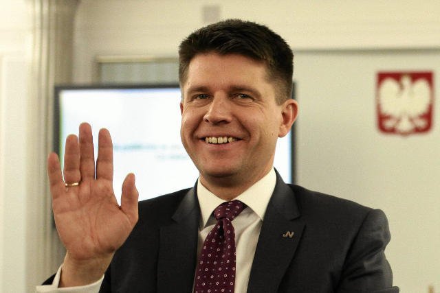 Petru odpowiada na zarzuty Beaty Szysło.