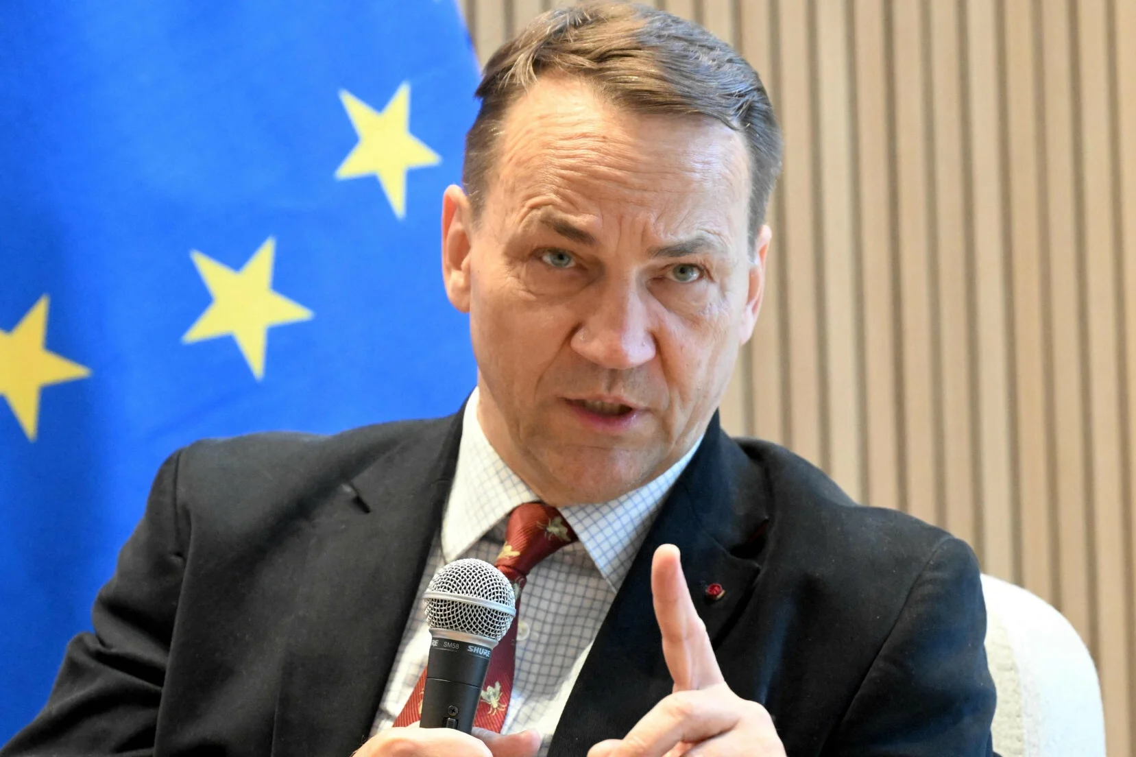 Przydacz skłamał ws. rozmowy Sikorskiego. Szef MSZ pokazał dowód.