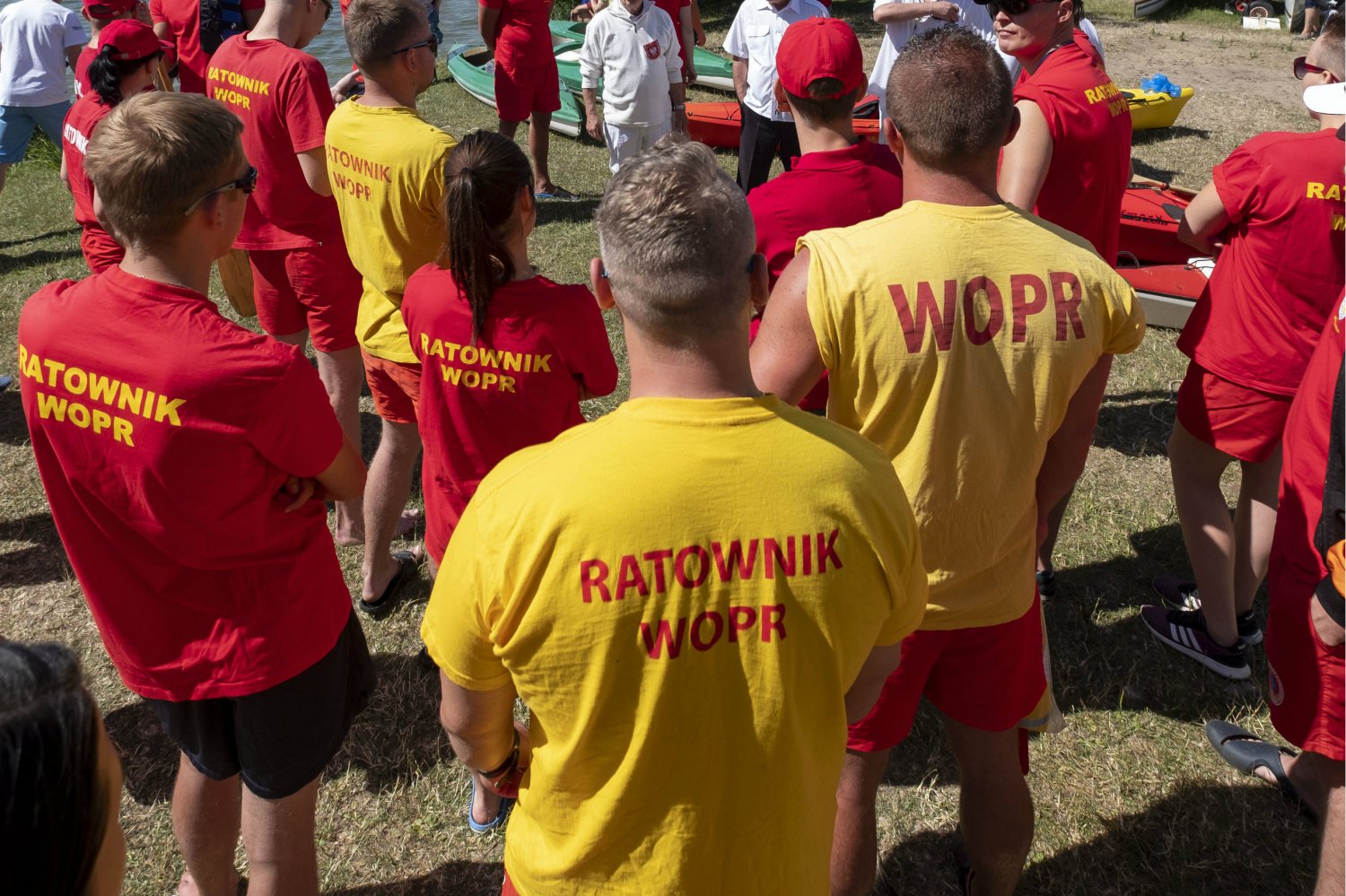 Ratownicy WOPR są bezradni wobec tego, co wyprawiają plażowicze.