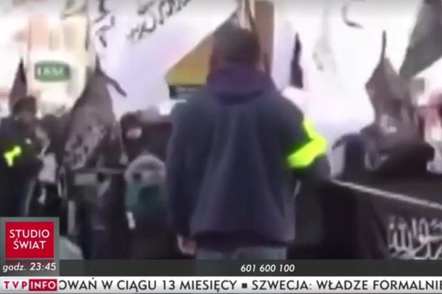 TVP zawiesza wydawcę odpowiedzialną za skandaliczny materiał o uchodźcach.