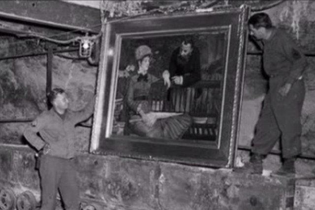 Część skradzionych przez nazistów dzieł sztuki została przejęta przez aliantów jeszcze podczas wojny lub zaraz po jej zakończeniu