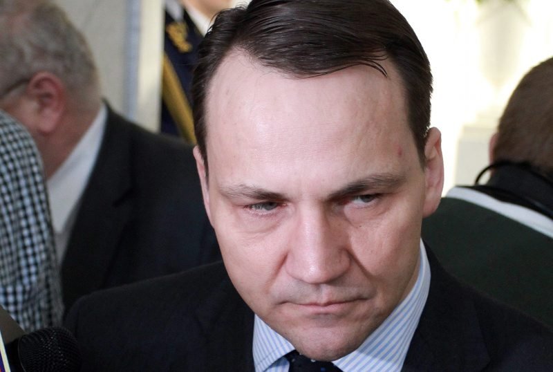 Radosław Sikorski chciał, by na szczycie UE-Rosja poruszono temat powrotu wraku tupolewa do Polski.