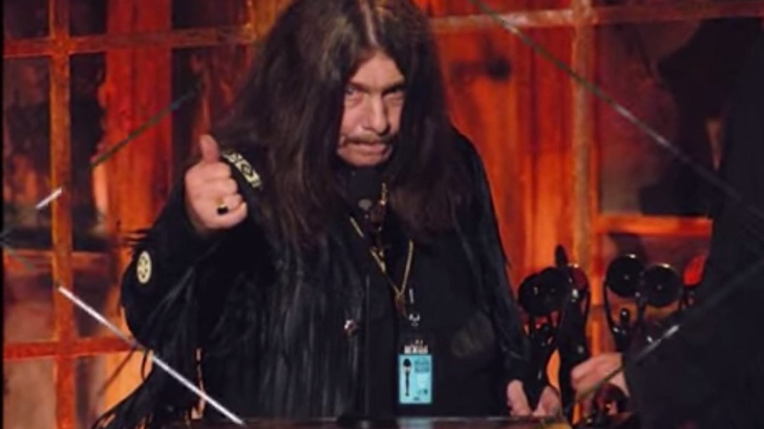 Bob Burns był współtwórcą grupy Lynyrd Skynyrd. Z grupą wylansował m.in. przebój "Sweet Home Alabama".