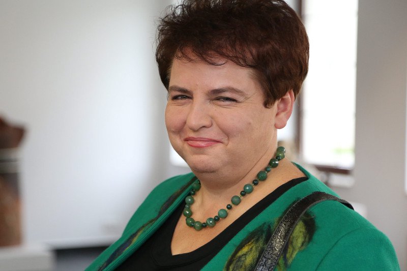 Marzena Wróbel uważa, że ministerstwo wycofa się z pomysłu sprzedaży tabletek "dzień po" bez recepty