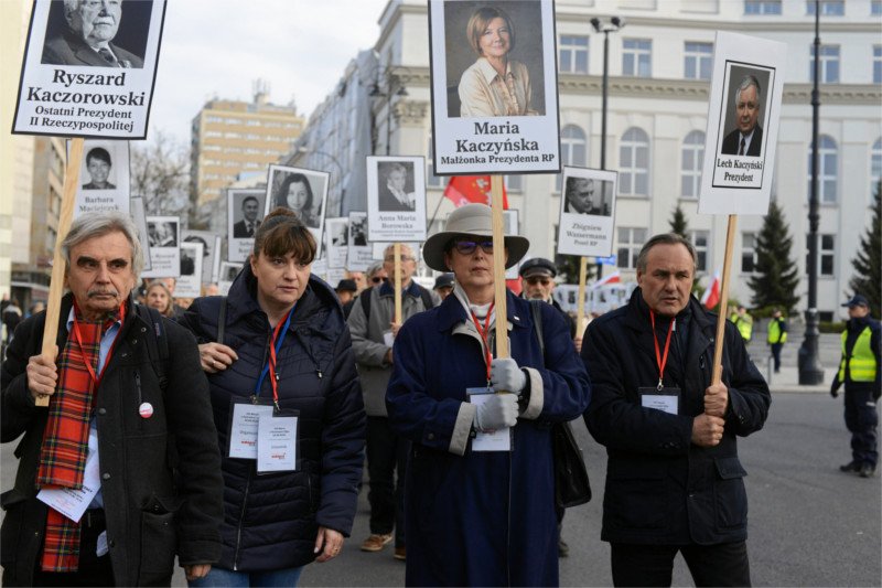 Solidarni 2010, w tym ich prezeska – Ewa Stankiewicz (druga od lewej), będą strajkować w 2020 roku.