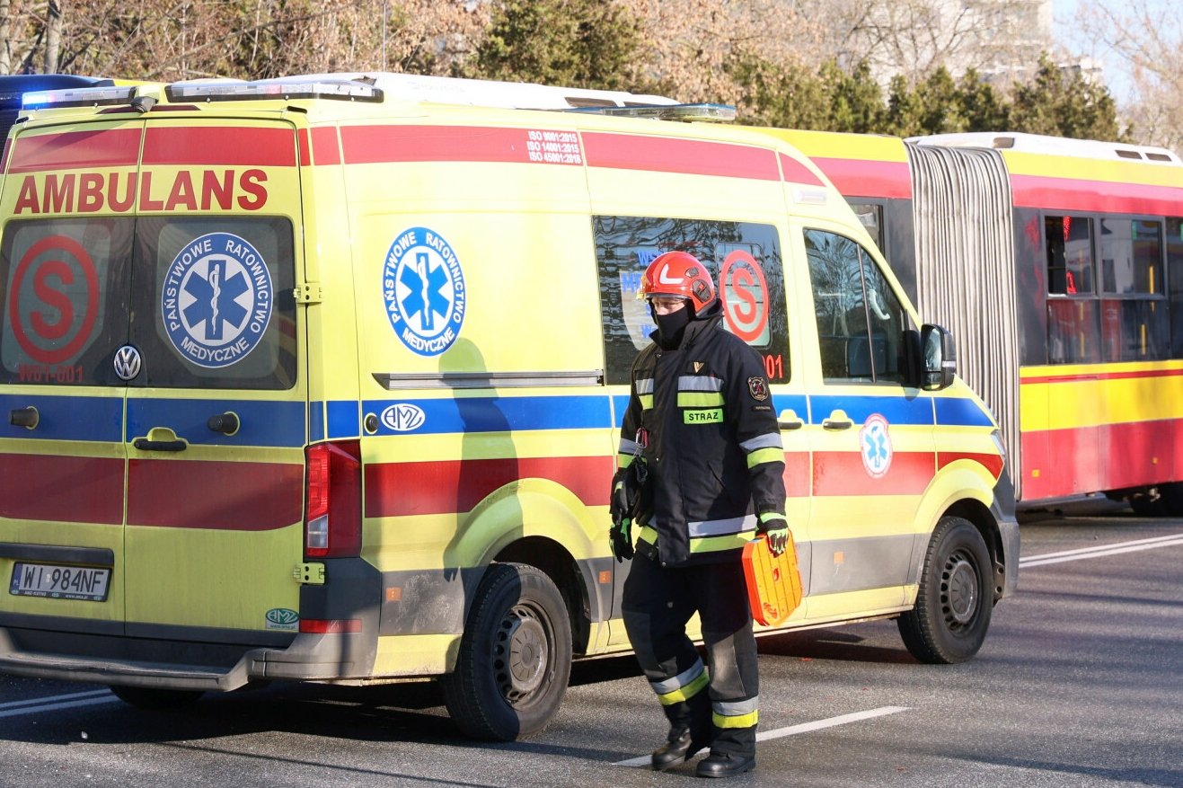 Białystok. Mężczyzna przytrzaśnięty w autobusie, nie żyje.