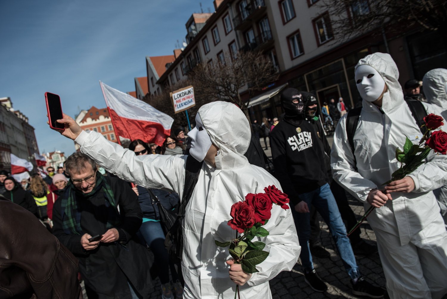Skąd się wzięły teorie antyszczepionkowców? Łączenie szczepionek z autyzmem ma bardzo kruche podłoże naukowe.