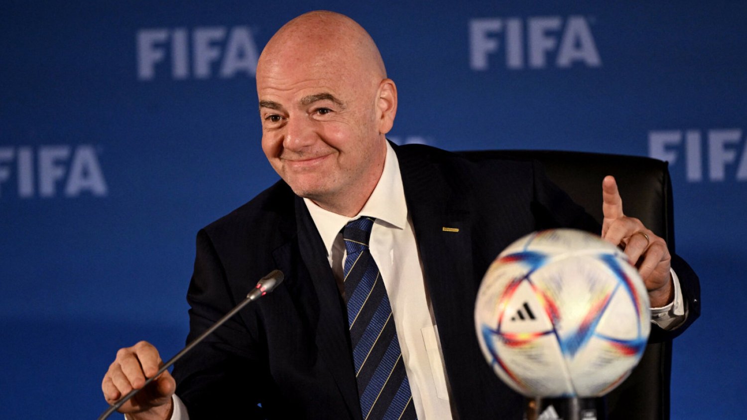 Gianni Infantino zalicza coraz większe wpadki podczas publicznych wystąpień. Czym zaskoczy na otwarcie MŚ 2022?