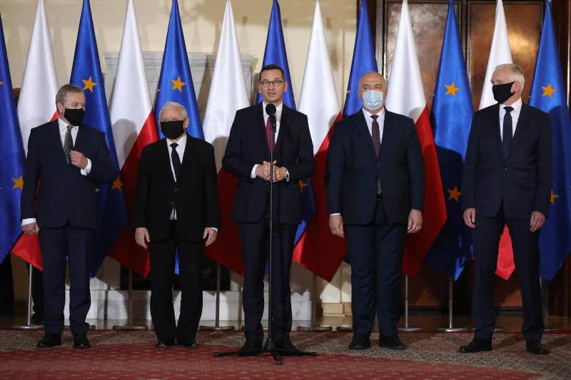 Rekonstrukcja rządu jest komentowana również przez zagraniczne media. Reuters komentuje rekonstrukcję rządu.