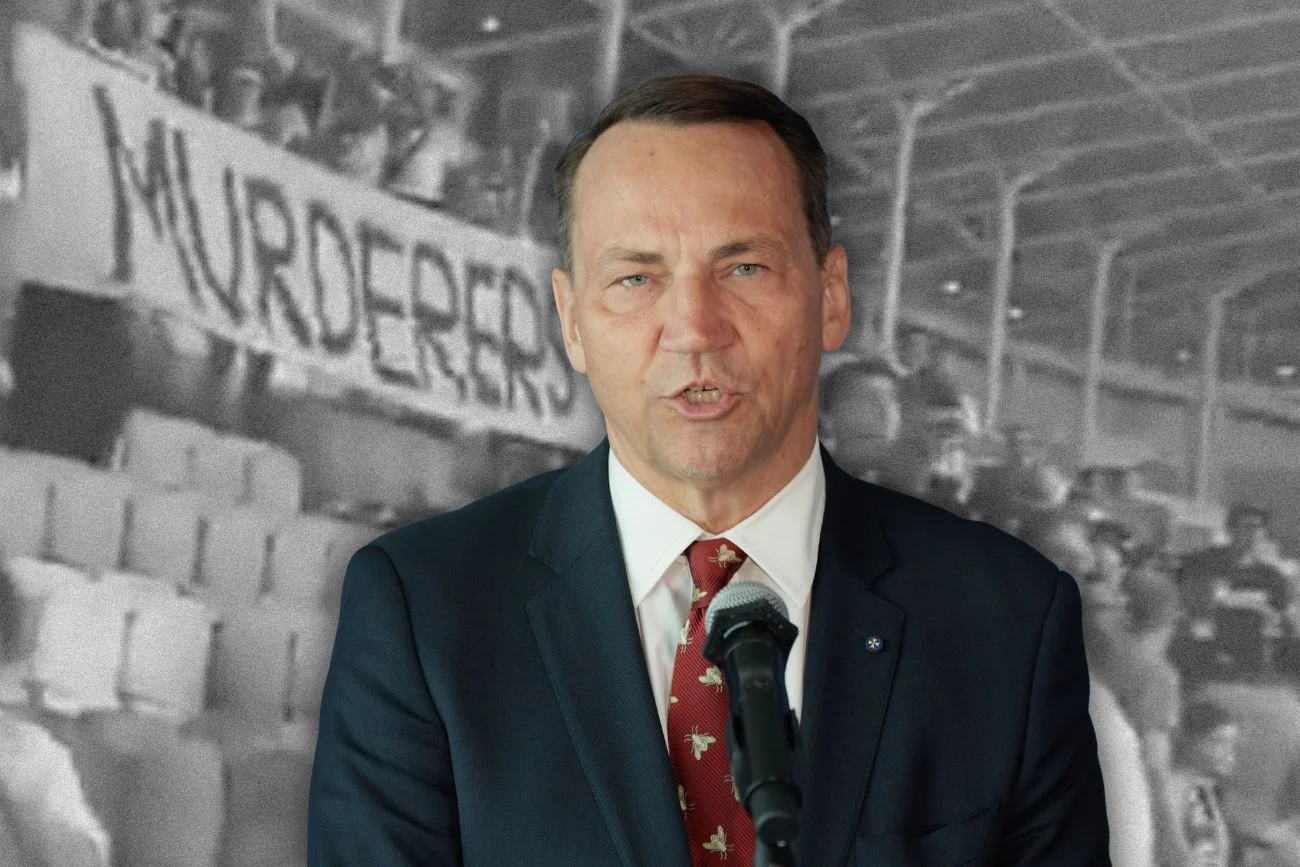 "Skandaliczny transparent". Sikorski reaguje na incydent podczas meczu Rakowa. Incydent na meczu Raków Częstochowa vs Maccabi Hajfa. Sikorski reaguje.