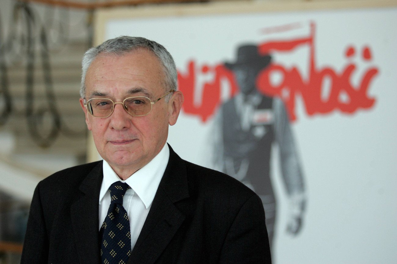 Jacek Ambroziak był ministrem, szefem Urzędu Rady Ministrów w rządzie Tadeusza Mazowieckiego.